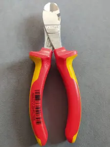 Бокорезы диэлектрические. Knipex. Германия.