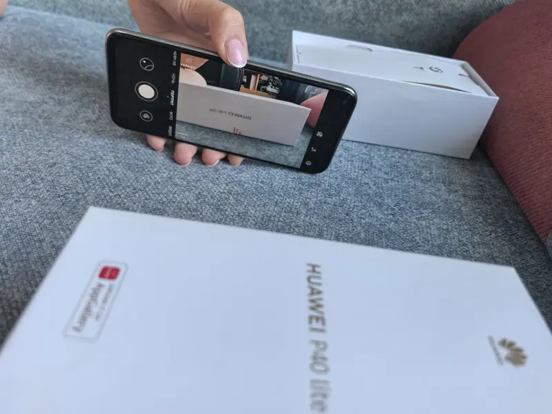 Телефон Huawei P40 lite