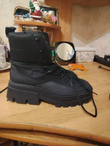 Женские ботинки