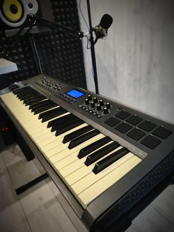 MIDI-клавиатура M-Audio Axiom Mark II 49