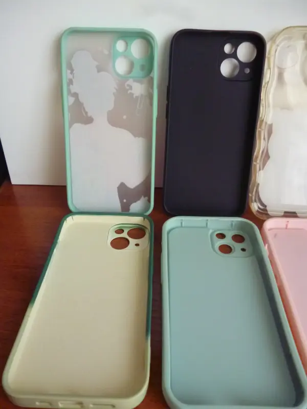 Чехлы на телефон IPhone 13