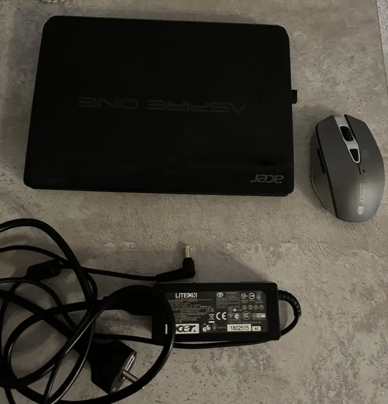 Нетбук Acer Aspire one