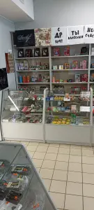 Витрины, стелажи