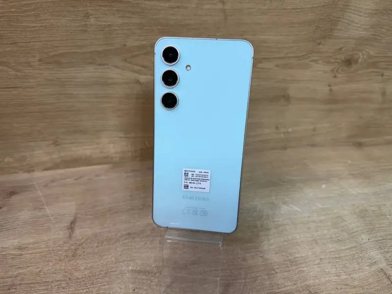 Телефон Samsung Galaxy S24 FE SM-S721B 8GB/256GB (а.37-047335)
