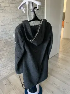 Пальто женское с капюшоном