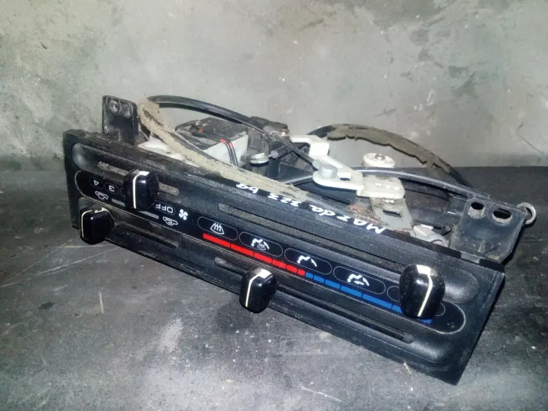 Блок управления печки Mazda 323 BG