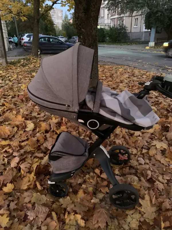 Детская коляска stokke xplory v5 2 в1 на черном шасси