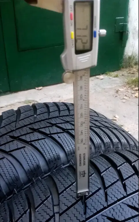 Шины зимние BRIDGESTONE 215/60 R16 (2 шт.)