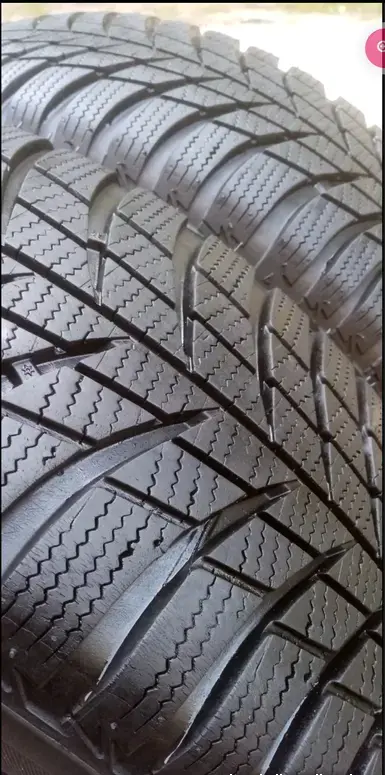 Шины зимние BRIDGESTONE 215/60 R16 (2 шт.)
