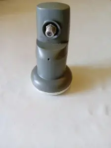 спутниковый конвертер (головка)