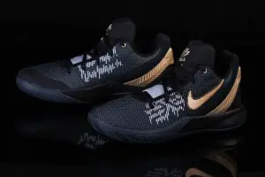 Кроссовки NIKE KYRIE II ORIGINAL