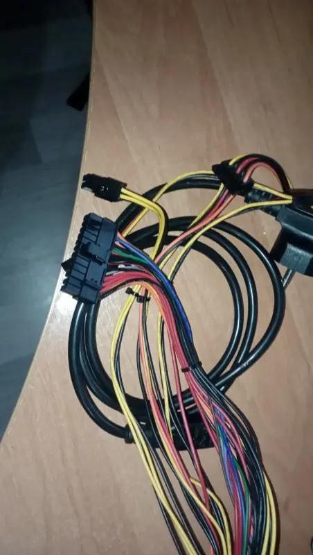 Продам блок питания Chieftec GPF - 350P