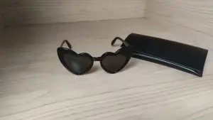 Солнцезащитные очки Saint Laurent SL 181 Loulou 001 54 (а.85-013904)