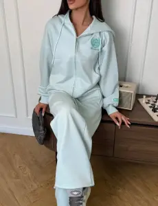 Костюм спортивный НОВЫЙ