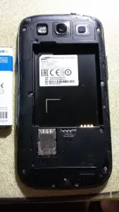 Смартфон Samsung Galaxy S III Duos (I9300I)