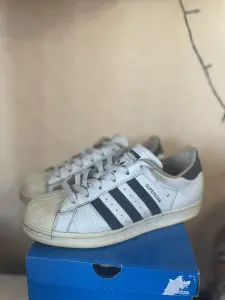 Кроссовки adidas superstar