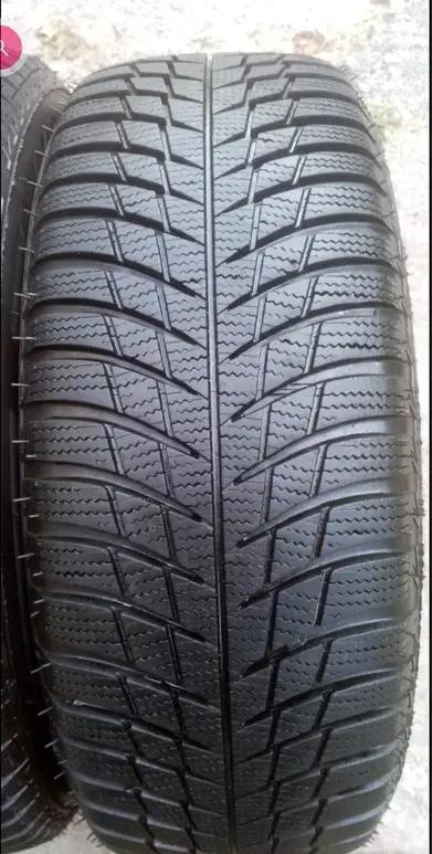 Шины зимние BRIDGESTONE 215/60 R16 (2 шт.)