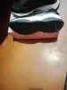 Женские кроссовки