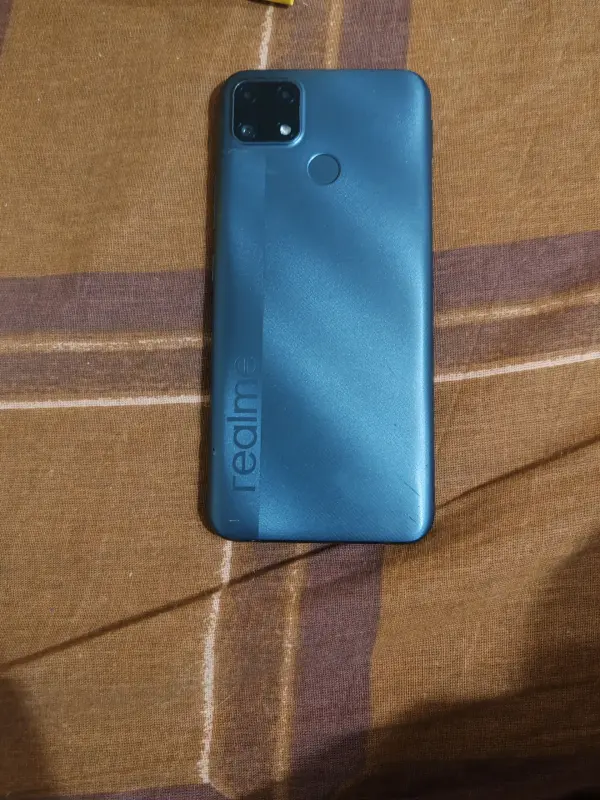 Телефон realme C25s