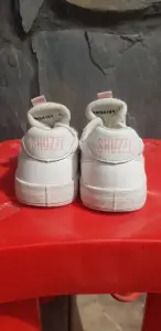 кроссовки из натур. кожи фирмы SHUZZI