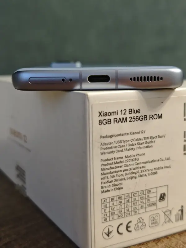 Смартфон Xiaomi 12 8/256