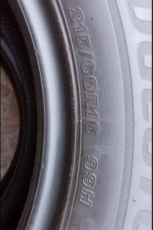 Шины зимние BRIDGESTONE 215/60 R16 (2 шт.)