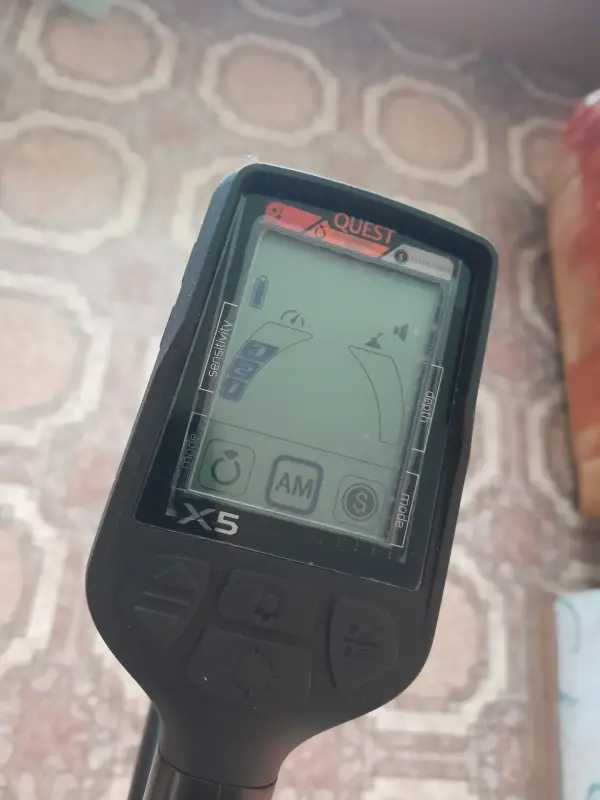 Металлоискатель QUEST X5
