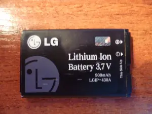 Мобильный телефон LG КМ 330
