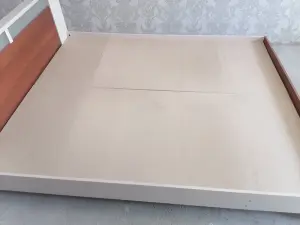 Кровать