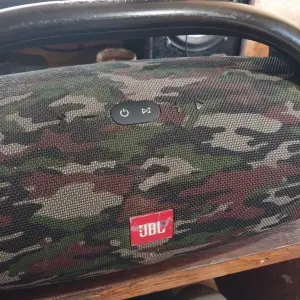 JBL boombox колонка