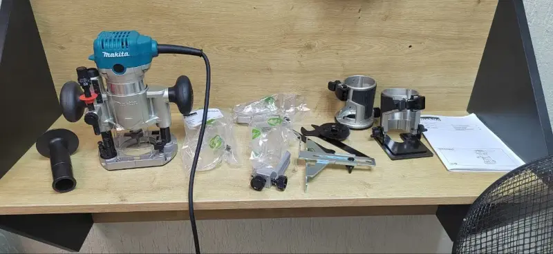 Кромочно-петельный фрезер Makita RT0700CX2 (а.46-045109)