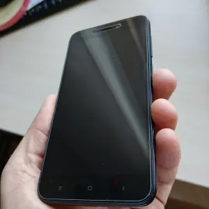 Смартфон Xiaomi Redmi Go + чехол, стекло, карта памяти
