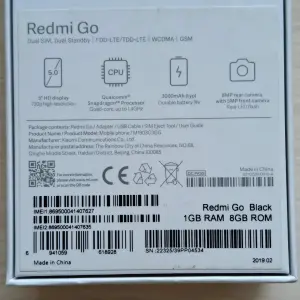 Смартфон Xiaomi Redmi Go + чехол, стекло, карта памяти