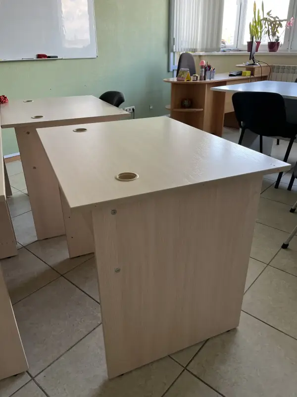 офисные столы