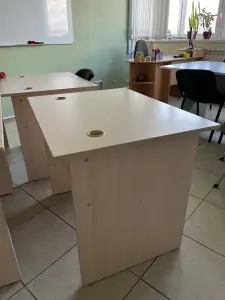 офисные столы