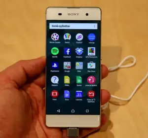 Смартфон SONY XPERIA XA