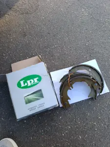 Колодки тормозные барабанные TOYOTA LAND CRUISER