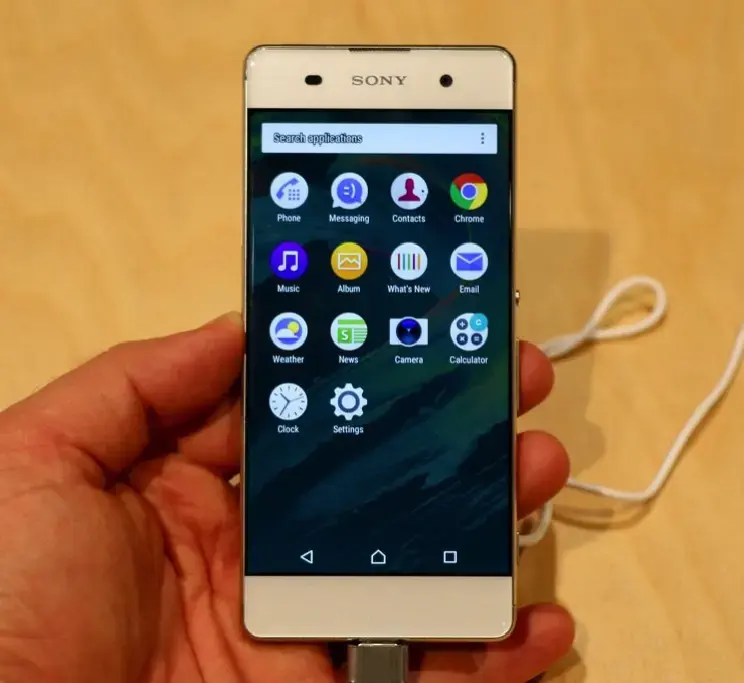 Смартфон SONY XPERIA XA