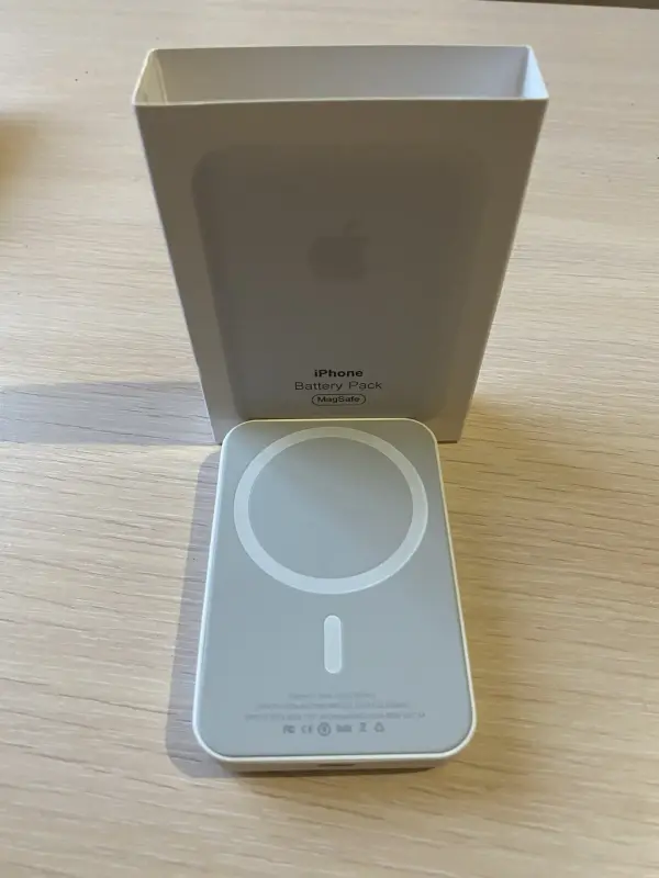 Портативная зарядка IPhone MagSafe