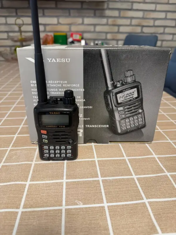 Радиостанция Yaesu VX-6R