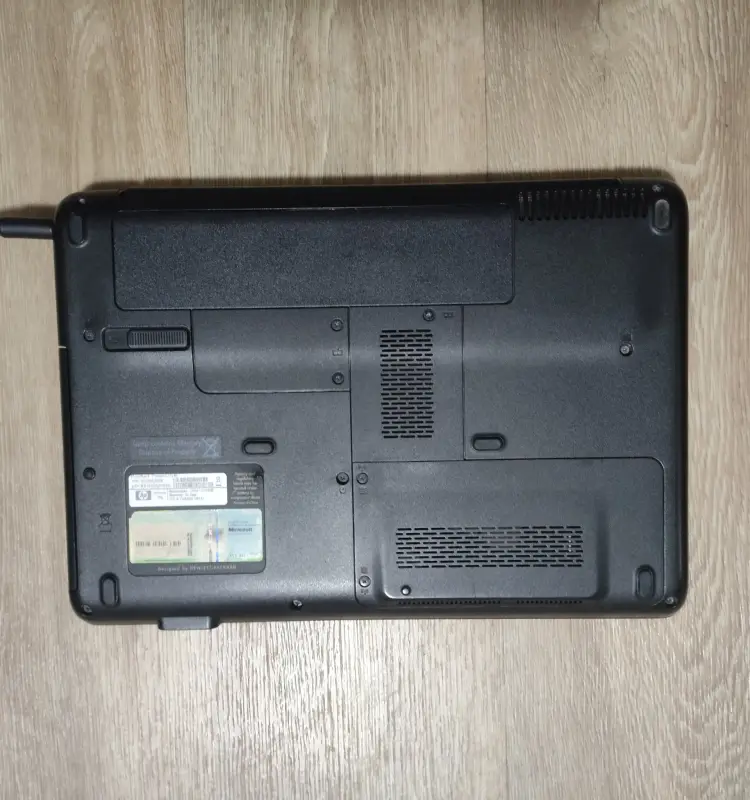 Ноутбук HP Compaq Presario CQ40-215WM
