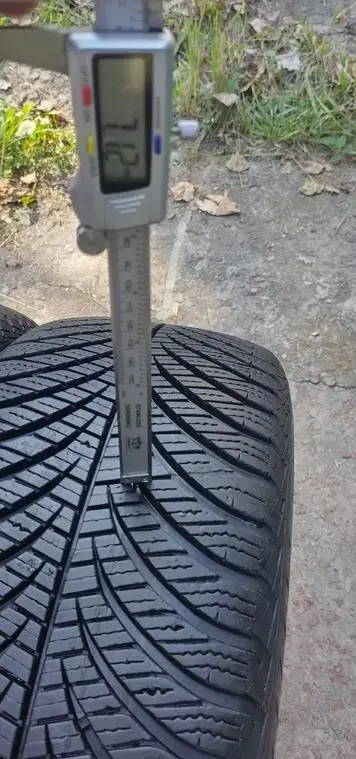 Зимние шины GOODYEAR 205/55 R16 2шт.