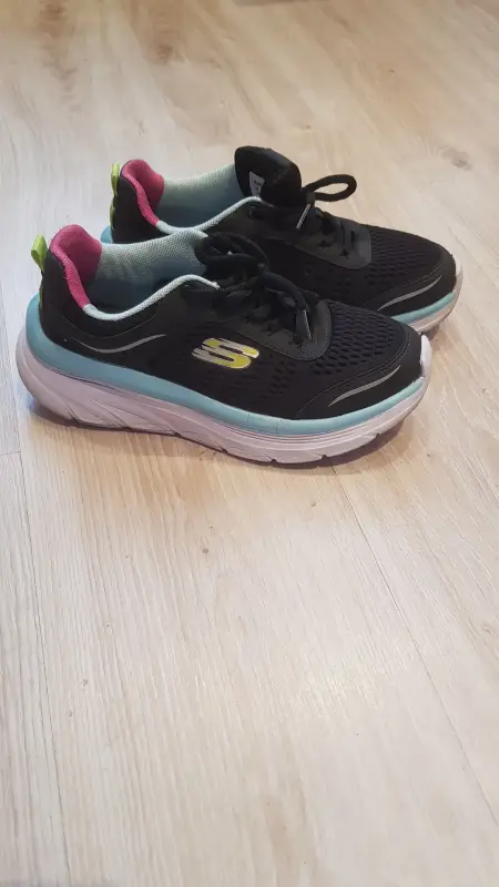 Женские кроссовки Skechers