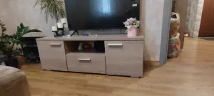 Тумба под телевизор и шкаф витрина.