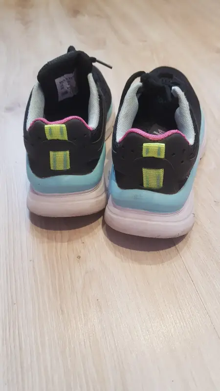 Женские кроссовки Skechers