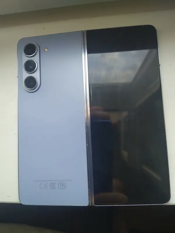 Samsung Galaxy Z Fold5