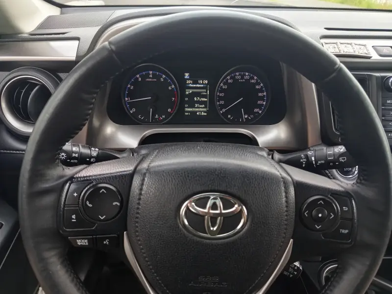 Toyota RAV4 (XA40) Рестайлинг 10.2017