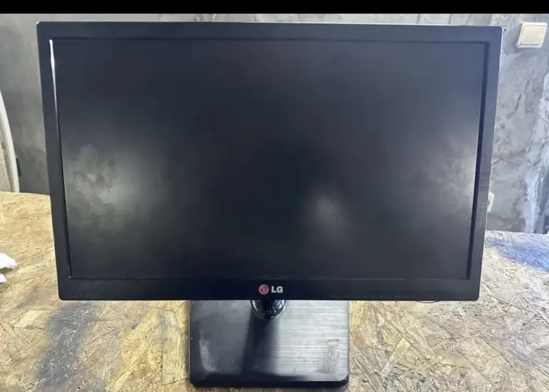 Монитор LG