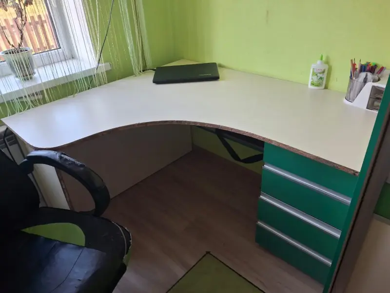 Мебель в детскую комнату