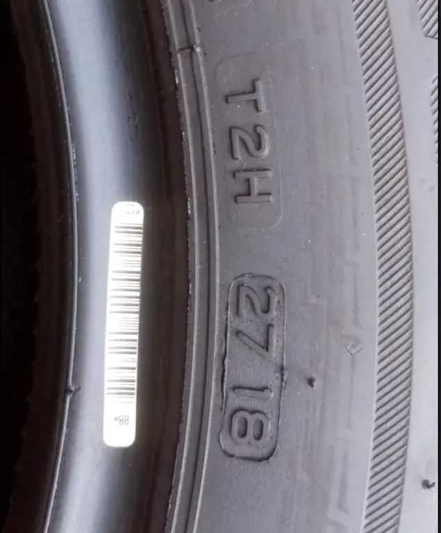 Шины зимние BRIDGESTONE 215/60 R16 (2 шт.)